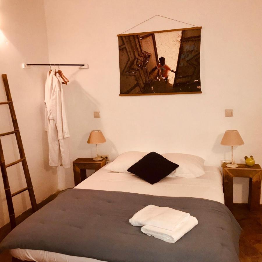 Casa Migdia Bed and Breakfast Sant Jordi Desvalls Buitenkant foto