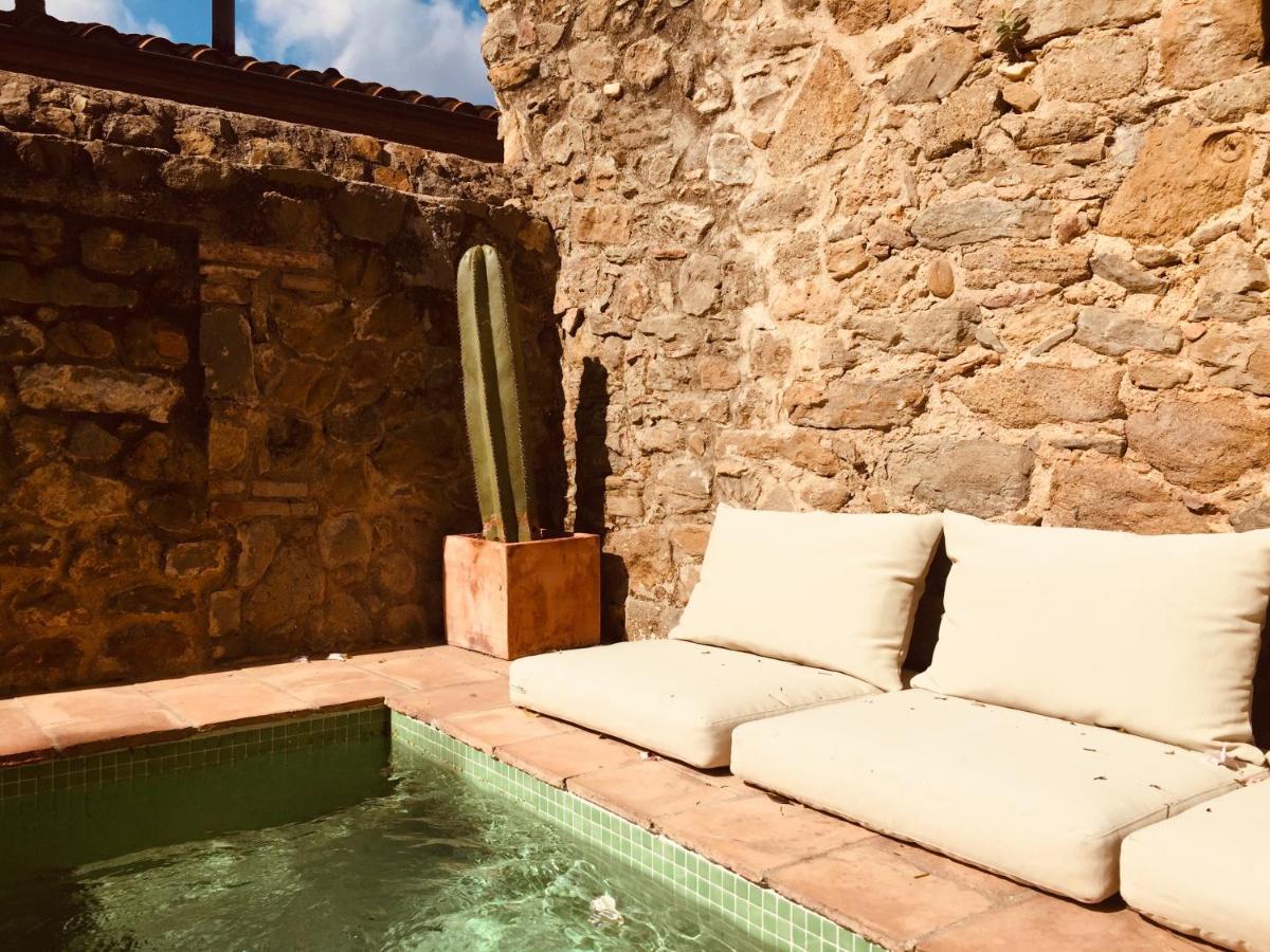 Casa Migdia Bed and Breakfast Sant Jordi Desvalls Buitenkant foto