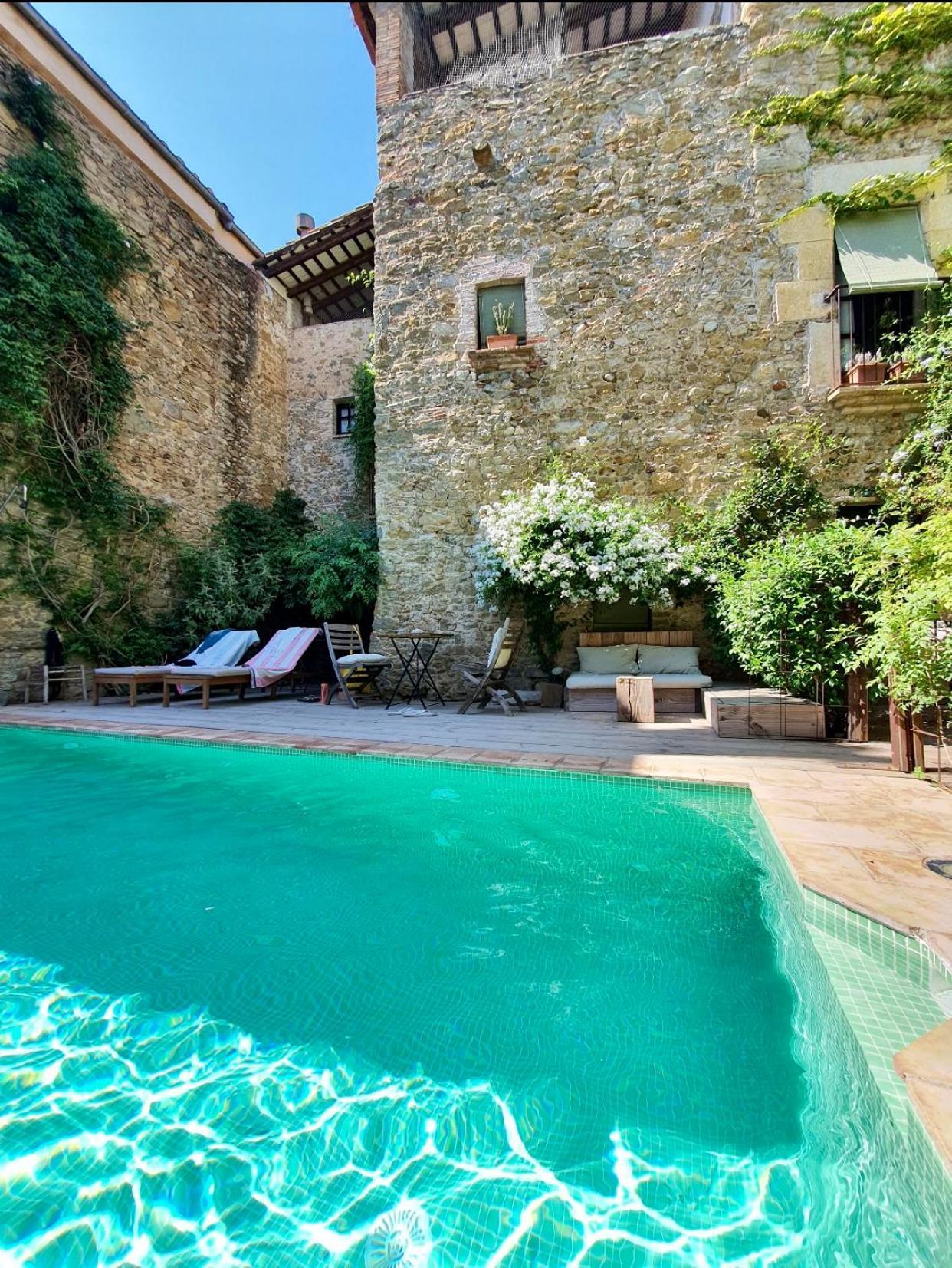 Casa Migdia Bed and Breakfast Sant Jordi Desvalls Buitenkant foto