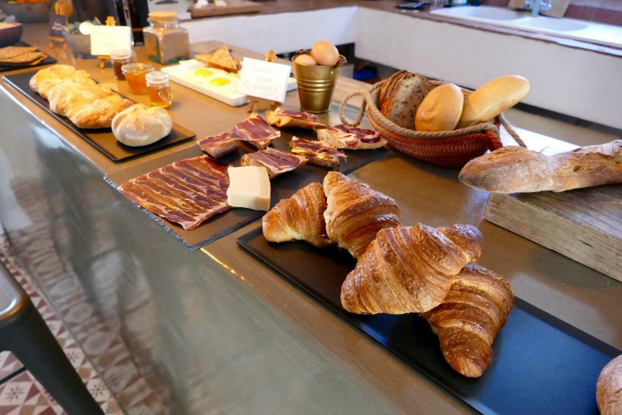 Casa Migdia Bed and Breakfast Sant Jordi Desvalls Buitenkant foto